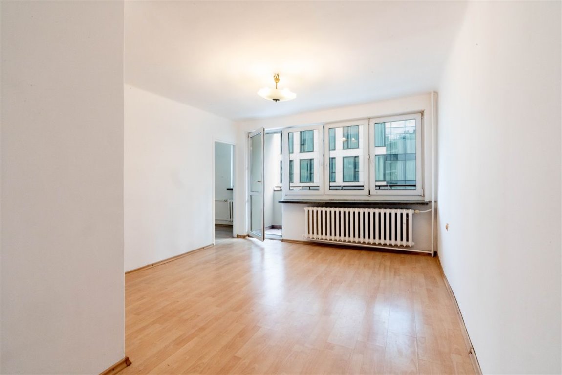 Do sprzedania funkcjonalne 3-pokojowe mieszkanie 47 m² w Warszawie Warszawa, Śródmieście, Chmielna  47m2 Foto 1
