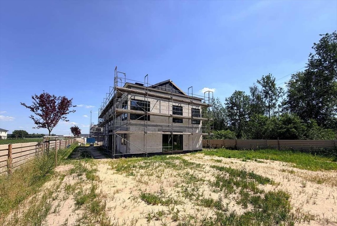 Sprzedam dom 157 m² z ogrodem w Pęcicach - nowoczesność i komfort Pęcice  157m2 Foto 1