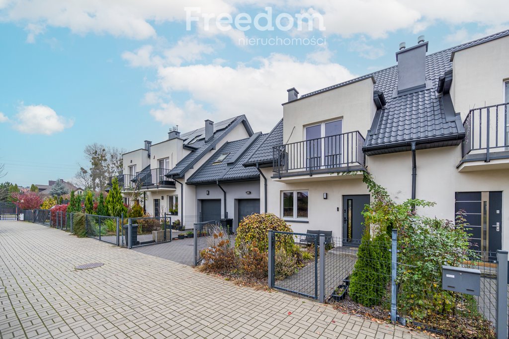 Przestronny dom 149 m² z garażem i tarasem w Grodzisku Grodzisk Mazowiecki, 3 Maja  149m2 Foto 1