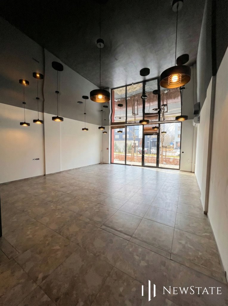 Lokal usługowy 72 m² z witrynami, dostęp od ulicy Katowice  72m2 Foto 1