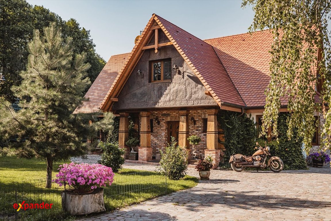 Unikalny dom z stawem, stodołą i boksami dla koni Magdalenka  254m2 Foto 1