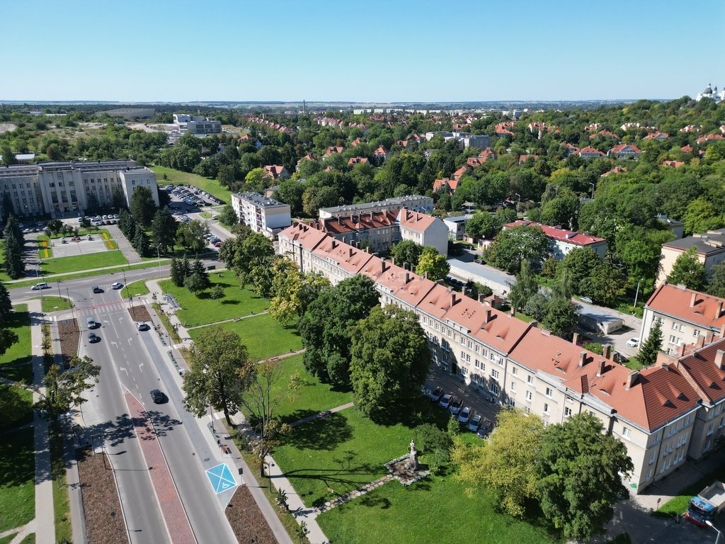 Mieszkanie trzypokojowe na sprzedaż Chełm, al. marsz. Józefa Piłsudskiego  75m2 Foto 1