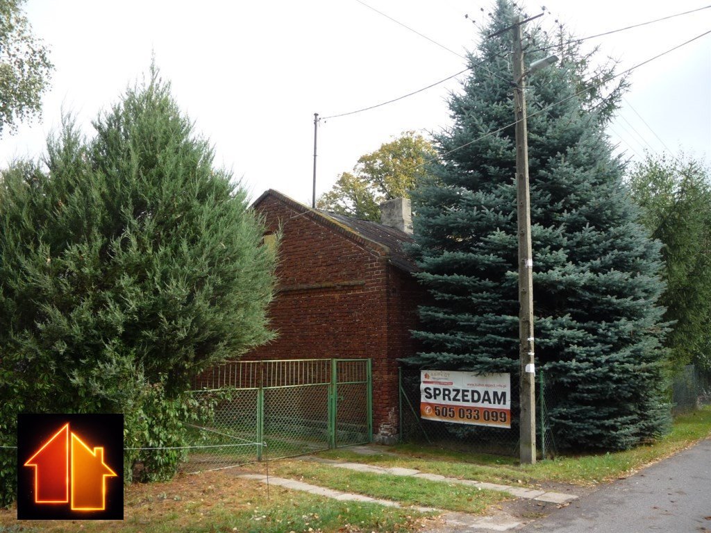 Dom do remontu z dużym budynkiem gospodarczym i garażem Krośniewice  75m2 Foto 1