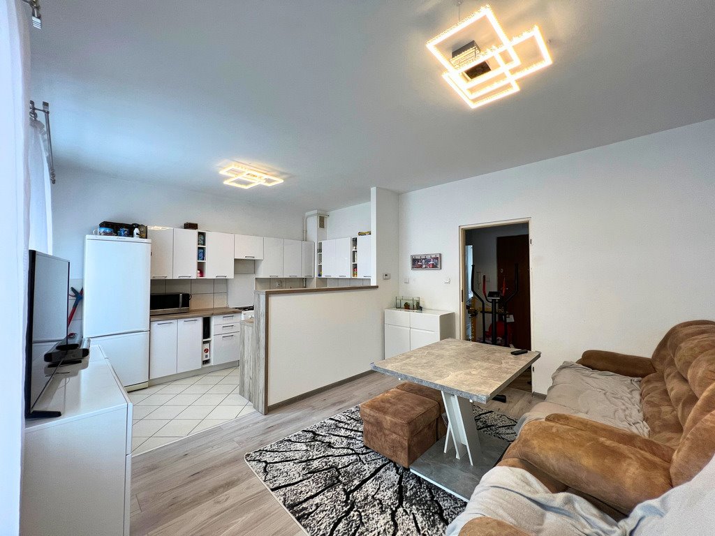 Dwupokojowe mieszkanie z balkonem i komórką w Zalesiu Rzeszów, Zalesie  48m2 Foto 1