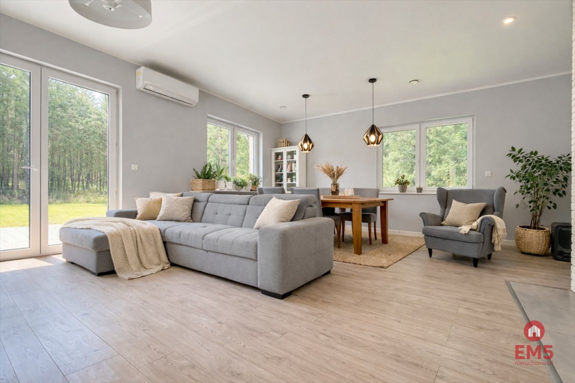 Dom parterowy z dużą działką i widokiem na las Łubniki  190m2 Foto 1