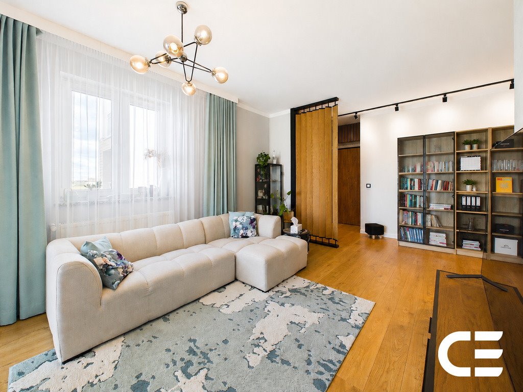 Mieszkanie 60,59 m² z ogrodem zimowym i garażem w Złotnikach Wrocław, Podhalańska  61m2 Foto 1