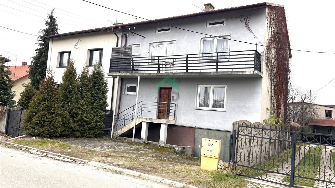 Dom z dwoma niezależnymi mieszkaniami i domkiem na działce Częstochowa, Stradom  200m2 Foto 1