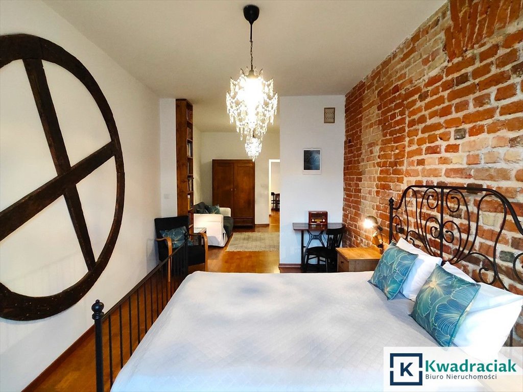 Kawalerka na sprzedaż Sanok, Jagiellońska  49m2 Foto 1