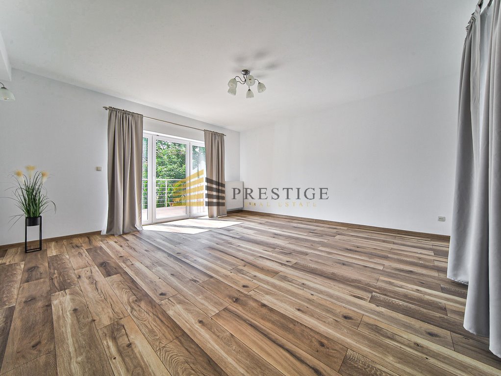 Nowoczesny dom 150 m² w Wilanowie z garażem.: Warszawa Wilanów: Zygmunta Vogla