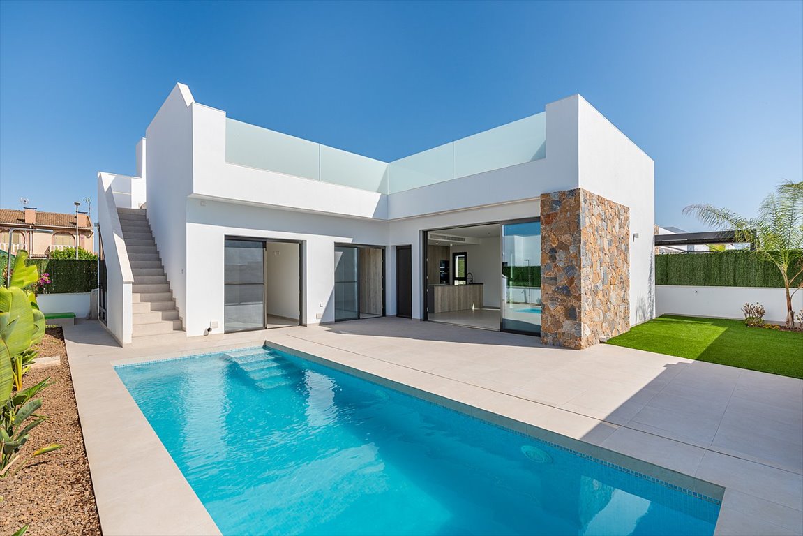 Stylowa willa z basenem i 3 sypialniami w Los Alcázares Hiszpania, Los Alcázares Centro, Los Alcázares Centro, Los Alcázares, Murcia  142m2 Foto 1