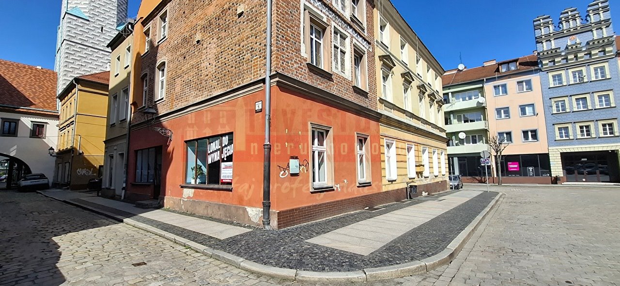 Lokal gastronomiczny 150m2 w centrum Brzegu (historia i potencjał) Brzeg  150m2 Foto 1