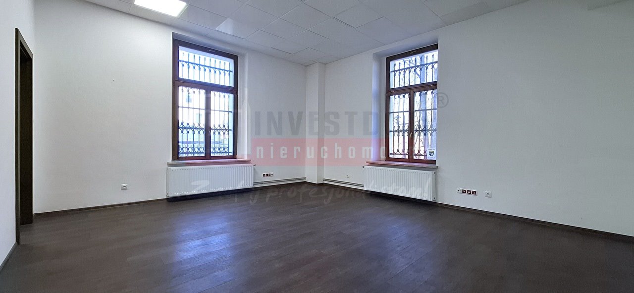 Polecam lokal użytkowy 29,29 m² na parterze w centrum Brzegu Brzeg  29m2 Foto 1