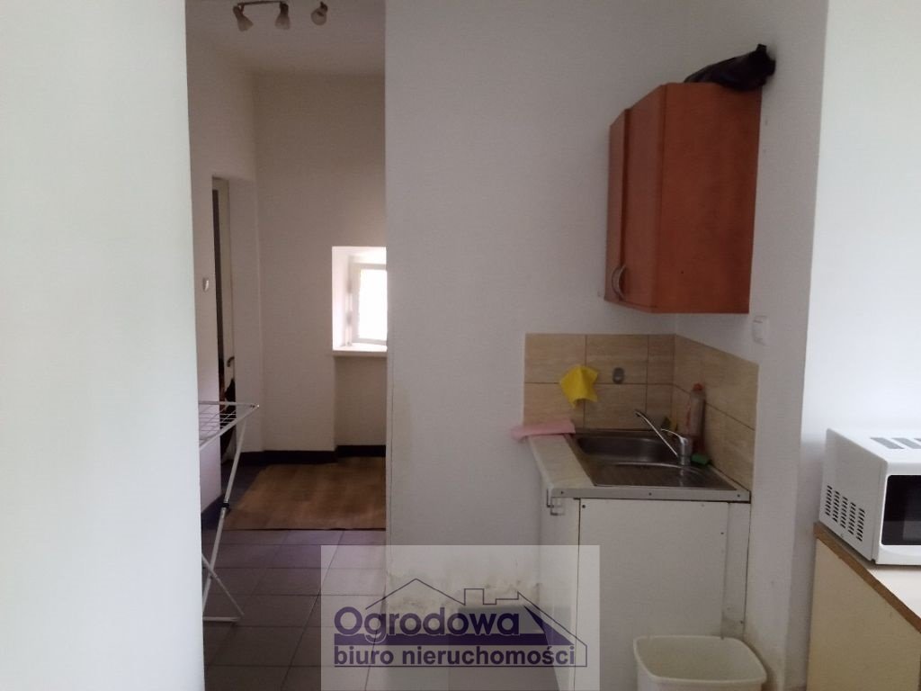 Lokal użytkowy 86 m2 z 4 pokojami i 2 łazienkami w centrum Woli Warszawa, Wola  86m2 Foto 1