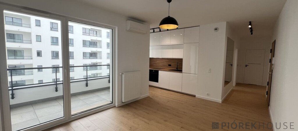 Na sprzedaż przestronne 3-pokojowe mieszkanie 57 m² w Warszawie Warszawa, Włochy, Równoległa  57m2 Foto 1