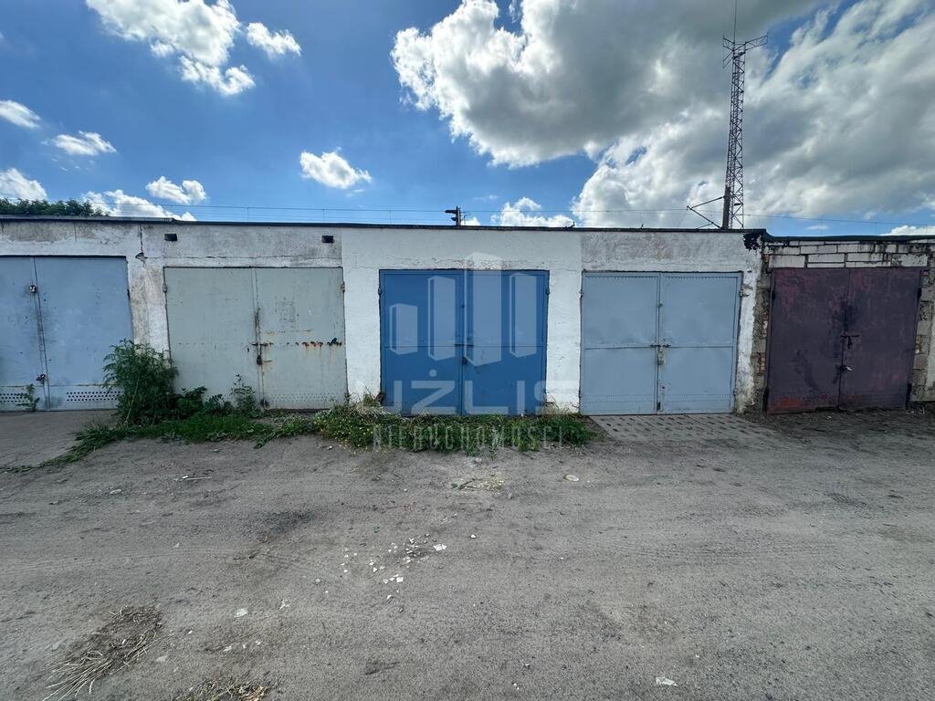 Zapraszam do obejrzenia garażu 18 m² z kanałem i stalową bramą Tczew, Jagiellońska  18m2 Foto 1