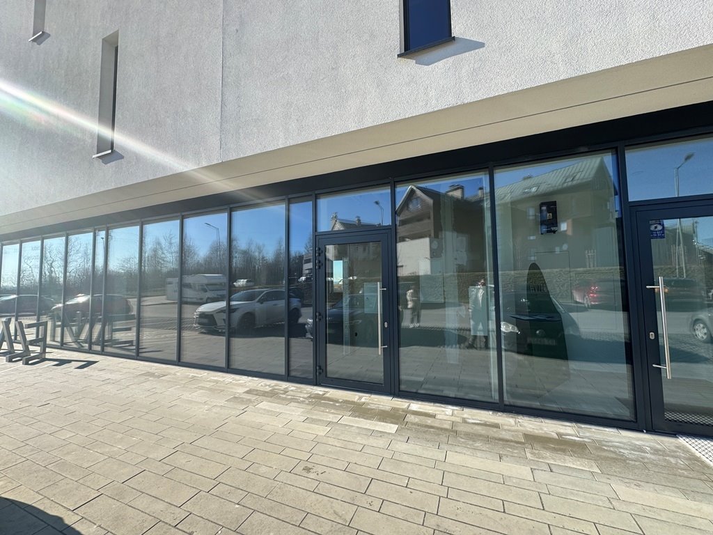 Nowoczesny lokal 71m2 z dużą witryną, parkingiem Rzeszów, Staroniwska  71m2 Foto 1