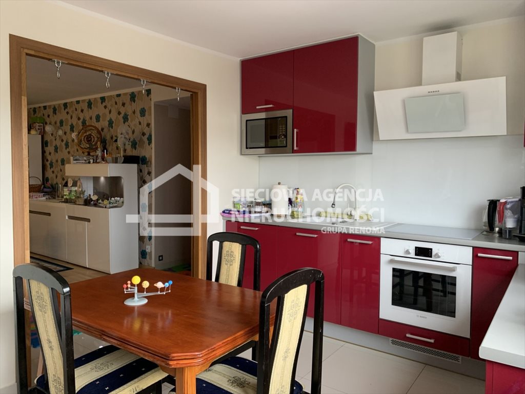 Dom z potencjałem, 4 kondygnacje, 14 pokoi, garaż Rumia  490m2 Foto 1