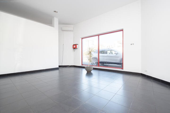 Lokal usługowy 98 m2 z parkingiem, świetna lokalizacja Kraków, Podgórze, Płaszów, Lipska  98m2 Foto 1