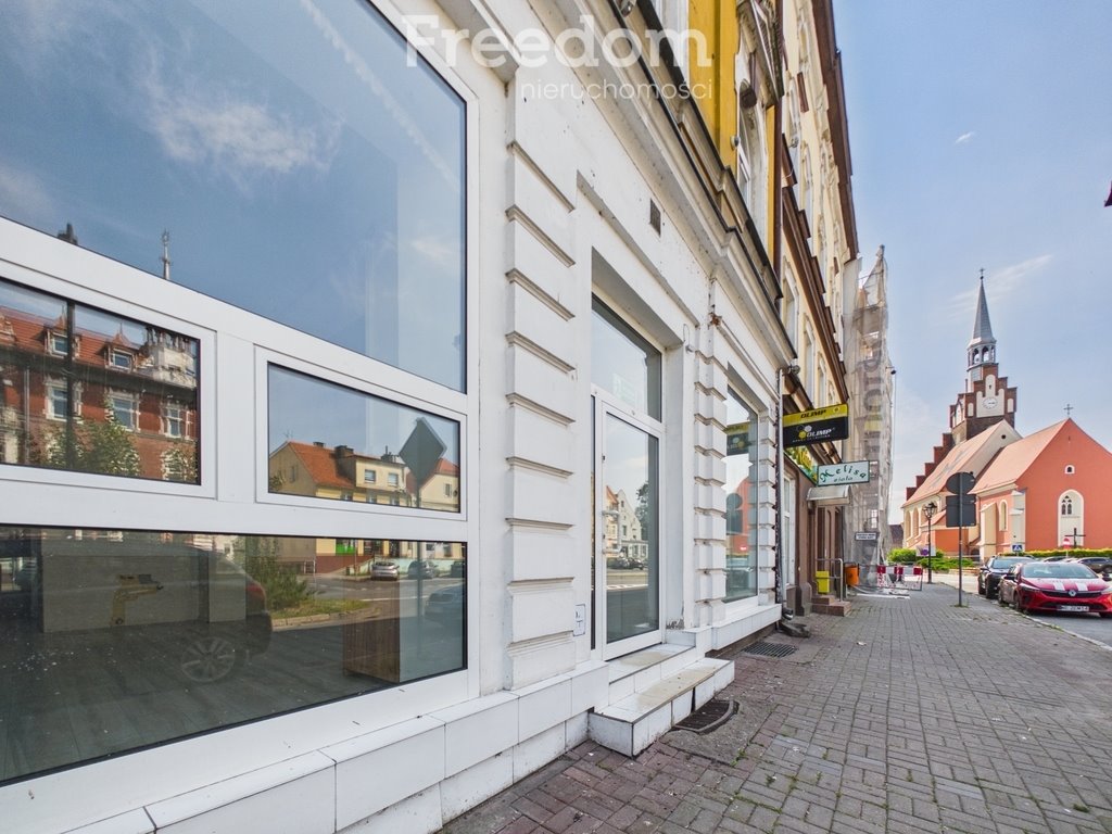 Lokal usługowy 69 m² przy Rynku w Niemodlinie - podział i niskie koszty Niemodlin, Rynek  69m2 Foto 1