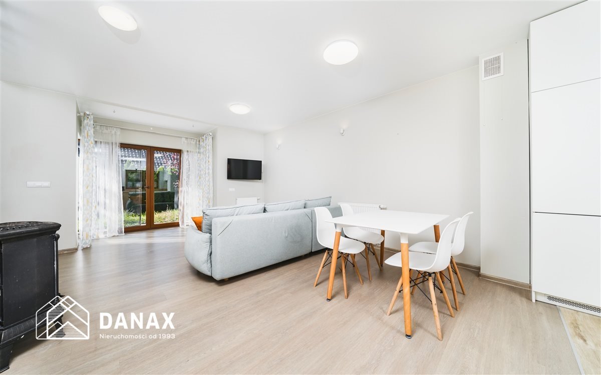 Mieszkanie trzypokojowe na sprzedaż Krzyszkowice  74m2 Foto 1