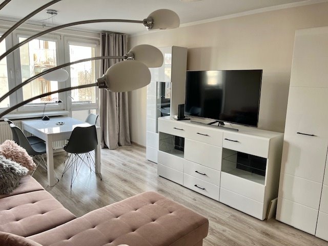 Kawalerka z balkonem, widok na Park Sapera, blisko Wisły Warszawa, Śródmieście, Wilanowska  30m2 Foto 1