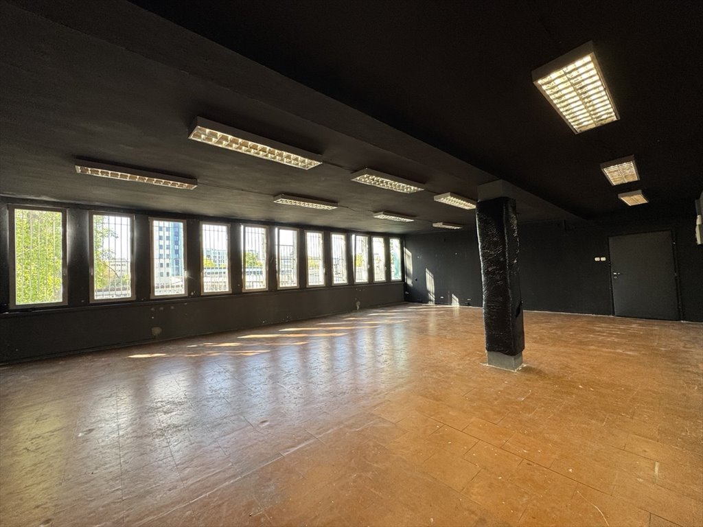 Lokal 107 m² na Mokotowie z dużymi oknami i dostępem od ulicy Warszawa, Mokotów, Służewiec  107m2 Foto 1