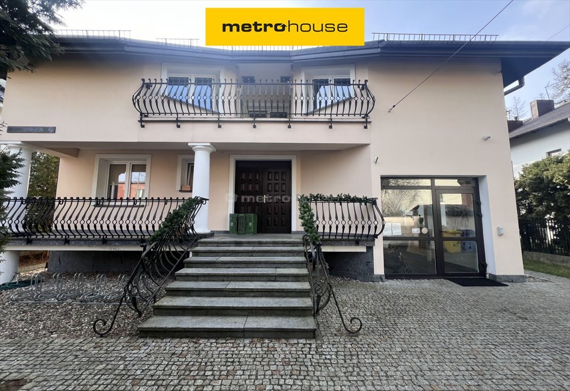 Inwestycyjny dom 438 m² z placem zabaw i najmem na przedszkole Warszawa  438m2 Foto 1