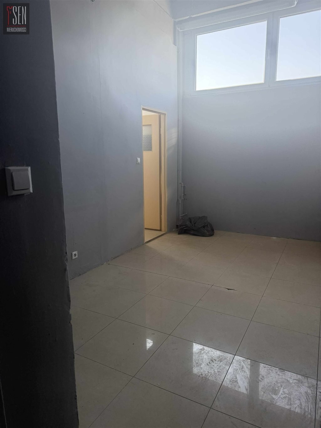 Polecam funkcjonalny lokal 231 m² w Tychach z rampą i dźwigiem Tychy  231m2 Foto 1