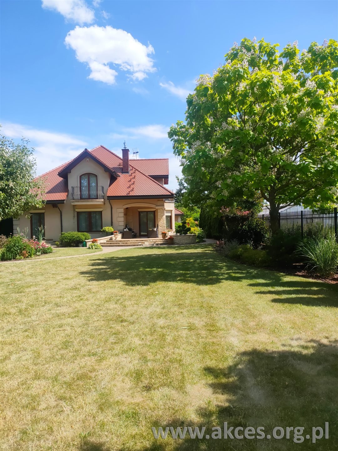 Przestronny dom 280m2 na dużej działce z garażem i piwnicą Józefosław  320m2 Foto 1