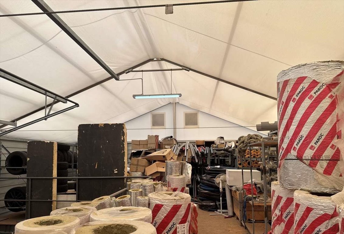 Zapraszam do obejrzenia magazynu 710 m² z biurami, ogrzewaniem i parkingiem Tarnowskie Góry, Centrum  710m2 Foto 1