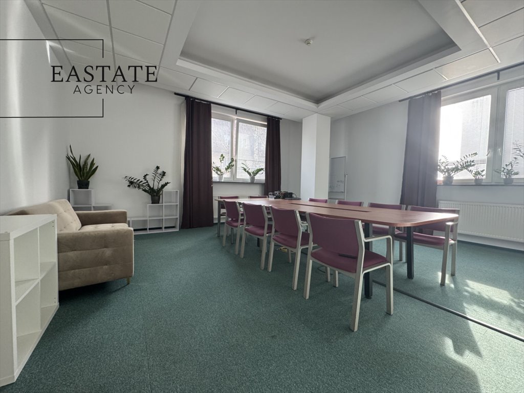 Przestronny biurowiec 620 m² z własnym zapleczem i parkingiem Warszawa, Włochy, Trzcinowa  620m2 Foto 1