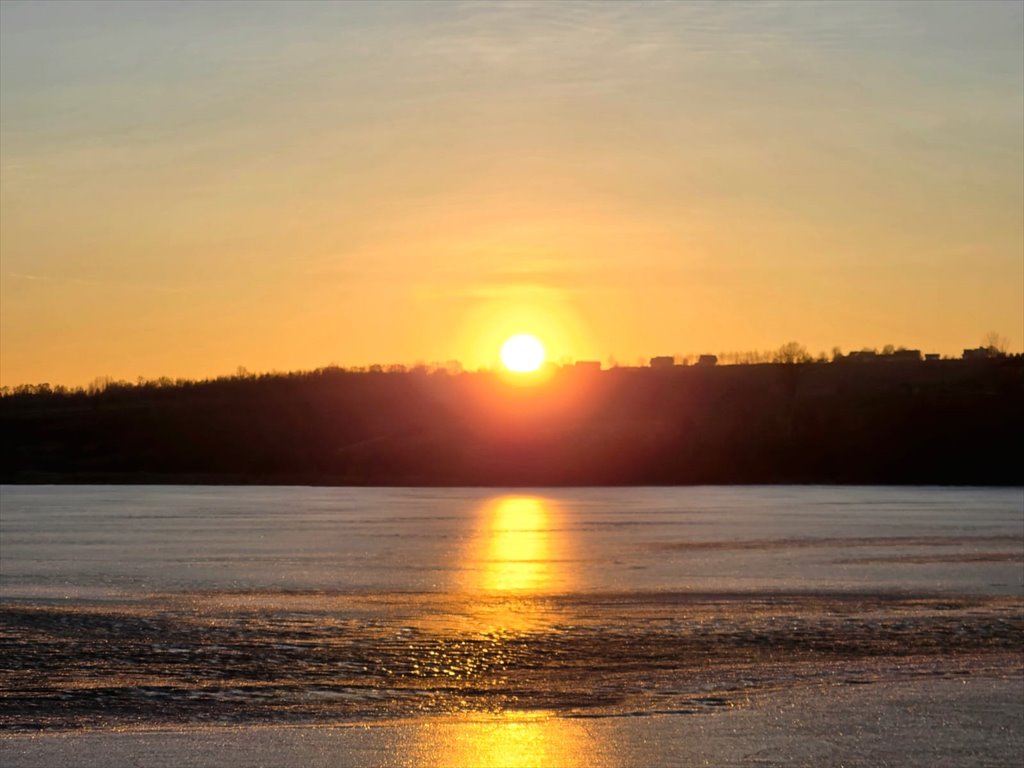 Działka budowlana z widokiem na wodę, blisko jeziora Kielce  367m2 Foto 1