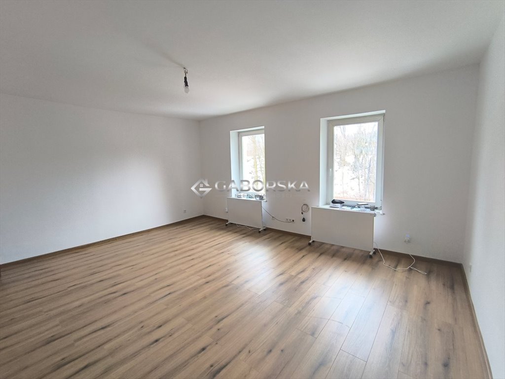 2-pokojowe mieszkanie z ogródkiem i garażem w Szczawnie Zdrój Szczawno-Zdrój  54m2 Foto 1