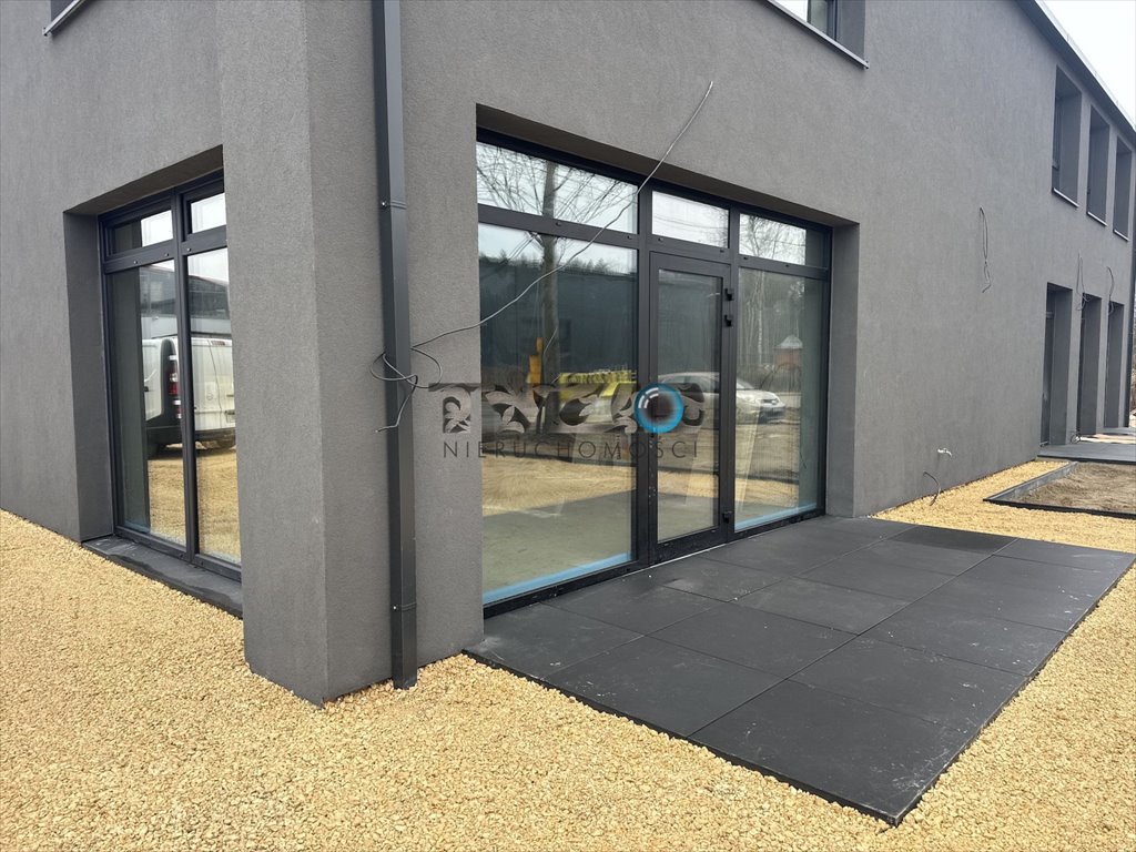 Nowoczesny budynek 380 m2 z 6 lokalami, wysoka jakość Wiązowna, Wiązowna, Wiązowna Kościelna  380m2 Foto 1