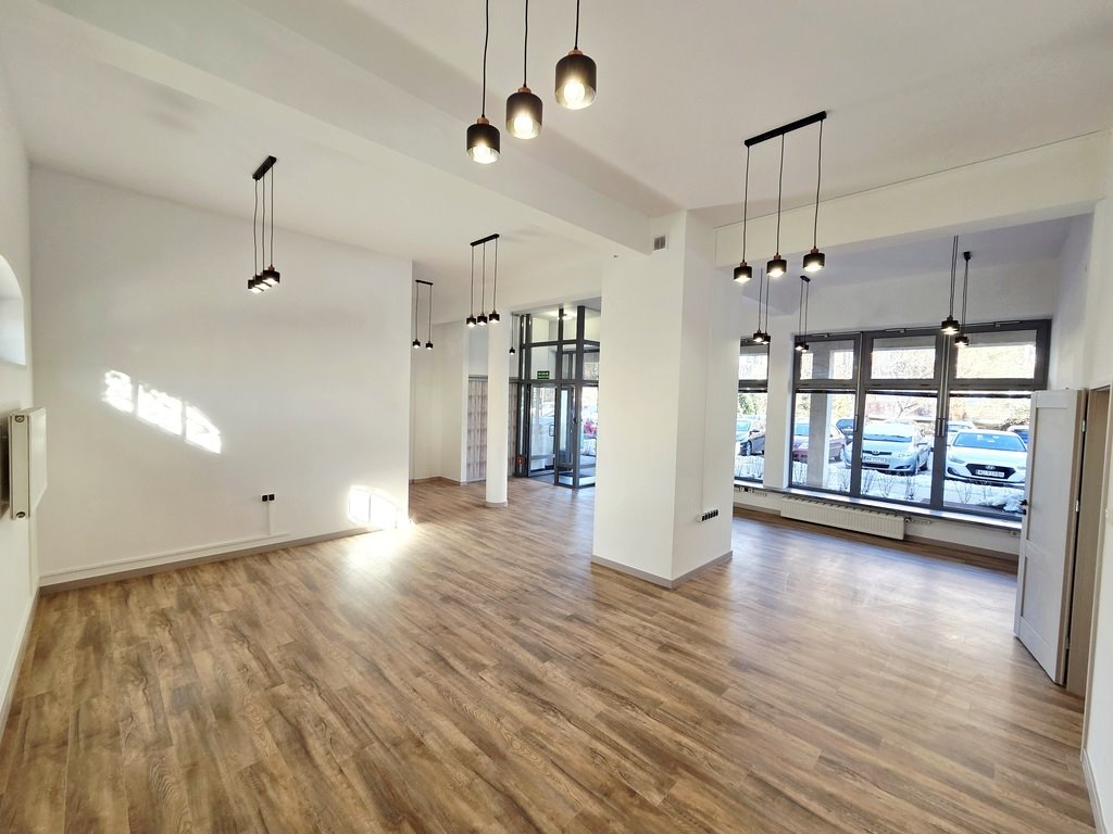 Lokal użytkowy po remoncie, duża witryna, parking Warszawa, Włochy, Lechicka  102m2 Foto 1