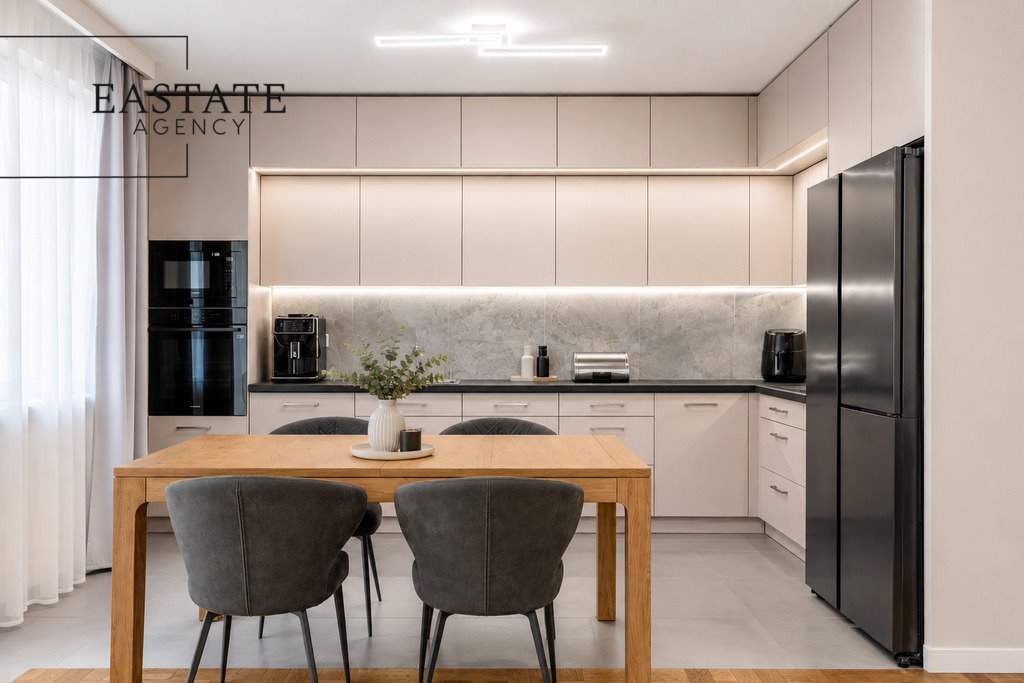 Sprzedam przestronne 4-pokojowe mieszkanie 94 m² w Babka Tower Warszawa, Śródmieście, Aleja Jana Pawła II  94m2 Foto 1