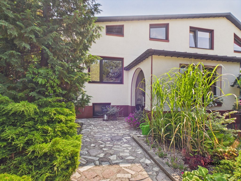 Sprzedam dom 130 m² z tarasami i ogrodem w Starachowicach Starachowice, Kasztanowa 4  130m2 Foto 1