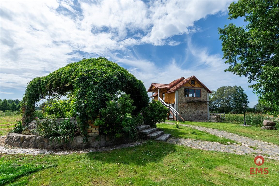 Wyjątkowa posiadłość z zamkiem wodnym i stawami, 2,23 ha Rzędziany  22 300m2 Foto 1