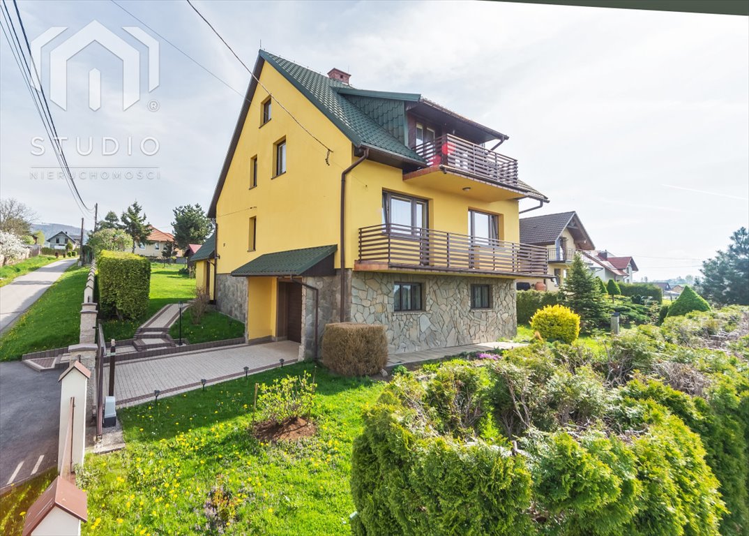 Przestronny dom 5 pokoi z garażem i strychem w Łodygowicach Łodygowice  253m2 Foto 1