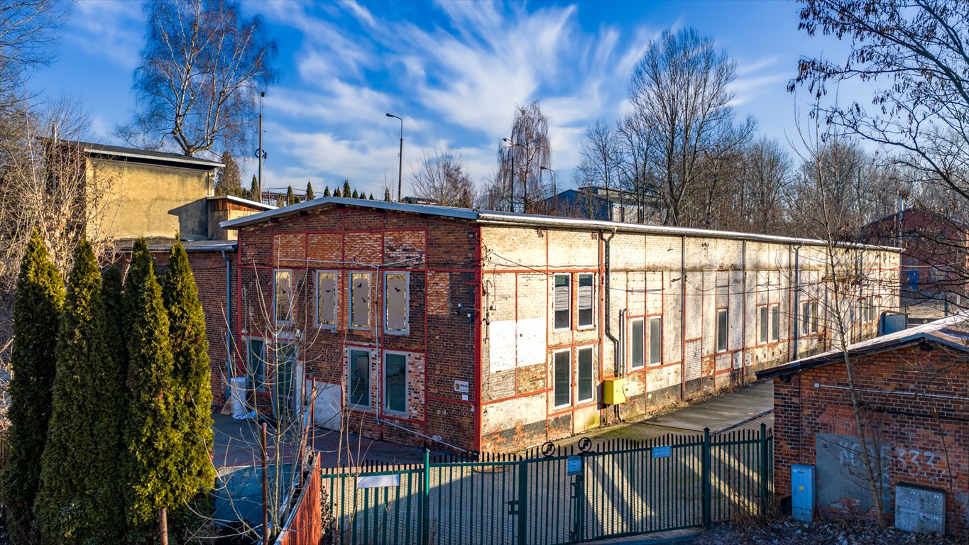 Przemysłowa nieruchomość w Zabrzu z halą 629 m² i biurami Zabrze, Pawła Majnusza  974m2 Foto 1