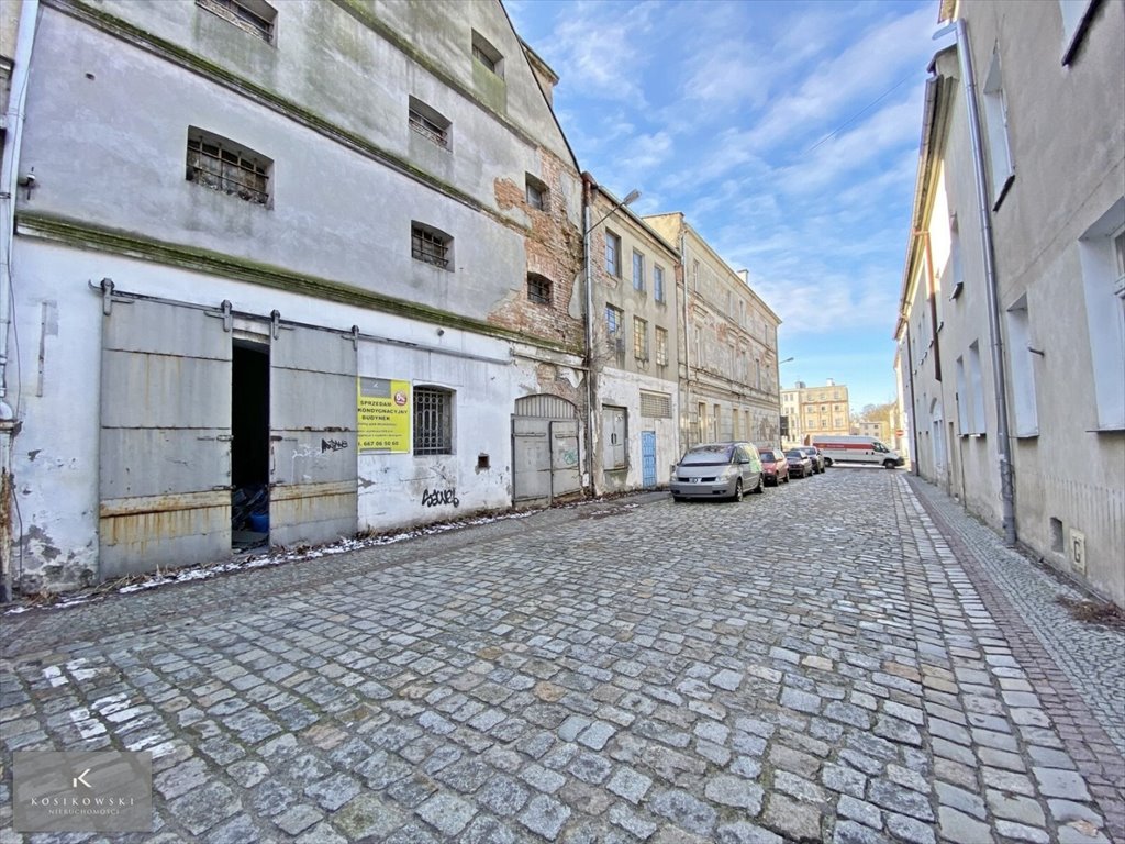 Magazyn 658 m2 z szybami i dźwigiem, centrum Namysłowa Namysłów, Piastowska  658m2 Foto 1