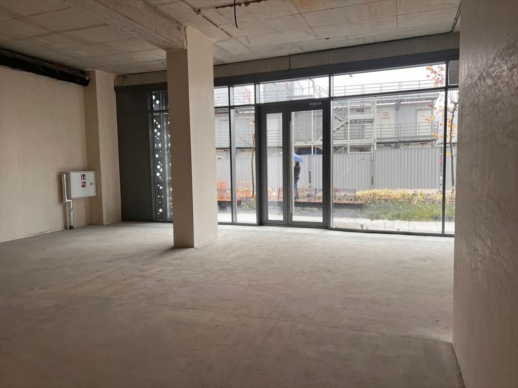 Atrakcyjny lokal 95 m² w centrum Katowic z witrynami Katowice, Centrum, Olimpijska  95m2 Foto 1