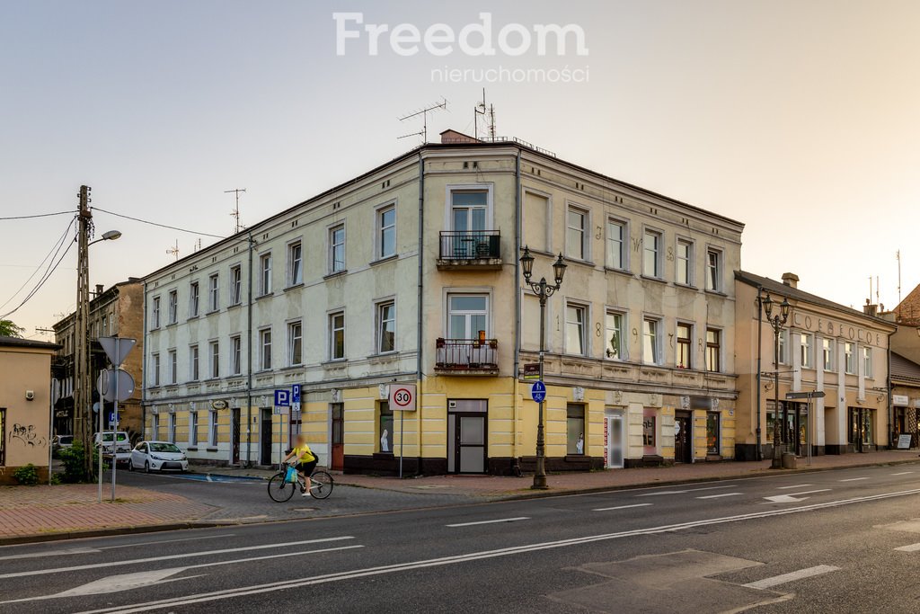 Mieszkanie trzypokojowe na sprzedaż Częstochowa  239m2 Foto 1