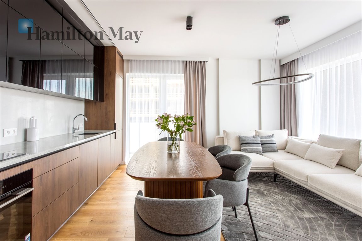 Zapraszam do luksusowego 73 m² mieszkania z panoramicznym balkonem w Quorum Wrocław, Stare Miasto, Generała Władysława Sikorskiego  73m2 Foto 1