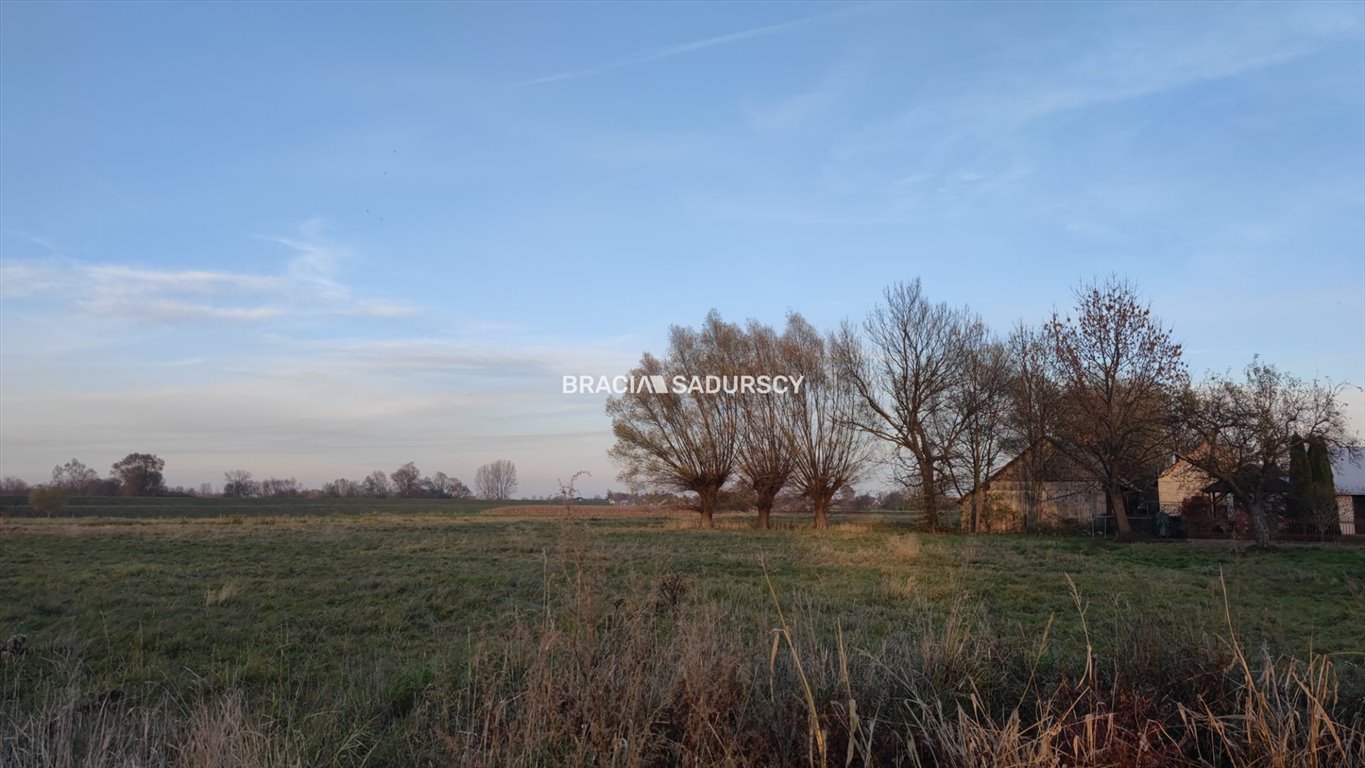 Działka budowlano-rolna 1900 m² z mediami i planem zabudowy Majkowice  1 900m2 Foto 1