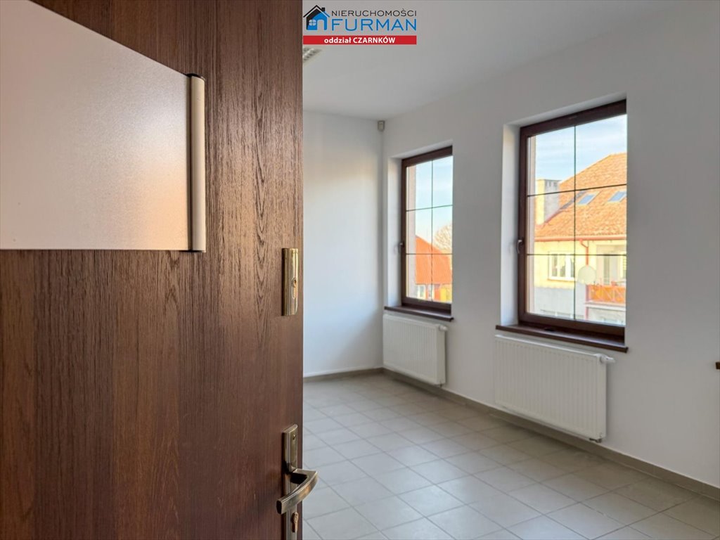 Nowoczesne biuro w centrum Czarnkowa, 42 m², widok na ulicę Czarnków  42m2 Foto 1