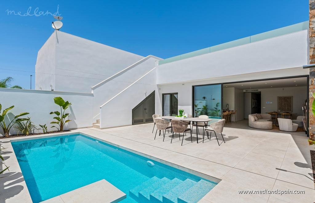 Nowoczesne wille z basenem w La Serena Golf, 3 sypialnie Hiszpania, Los Alcázares  109m2 Foto 1