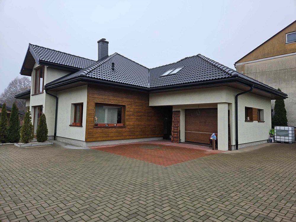 Zapraszam do obejrzenia przestronnego domu z ogrodem i domkiem na działce Wasilków, Wasilków  250m2 Foto 1