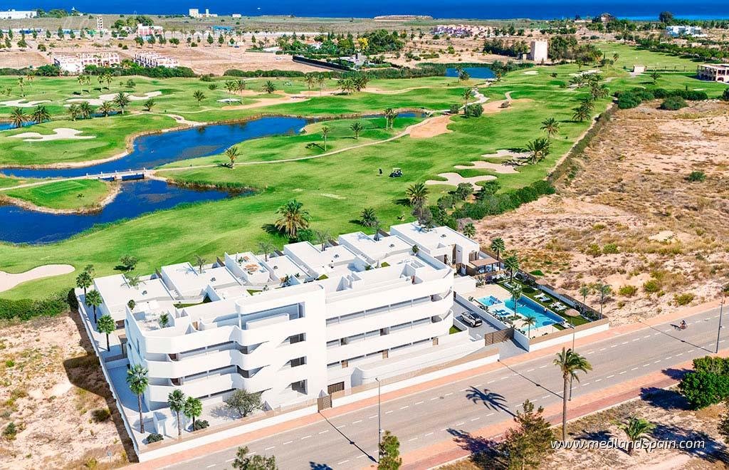 Nowoczesne apartamenty z widokiem na golf i Mar Menor Hiszpania, Los Alcázares  68m2 Foto 1