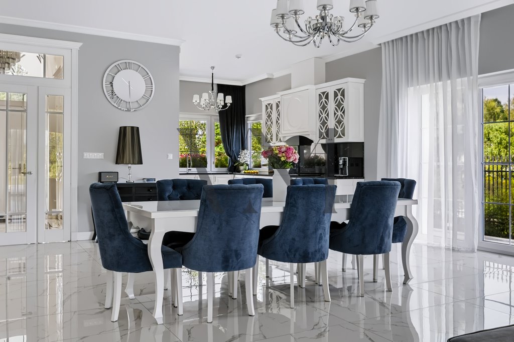 Na sprzedaż luksusowa rezydencja 517 m² z 3 niezależnymi mieszkaniami Mościska  517m2 Foto 1